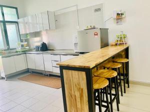 Fnaa Tg Bidara Malacca Guest House - 3BR Fully Aircond