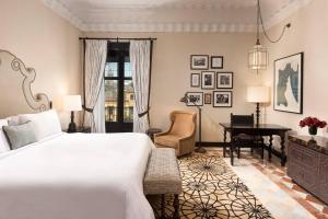 Grand Deluxe Double Room room in Hotel Alfonso XIII a Luxury Collection Hotel Seville