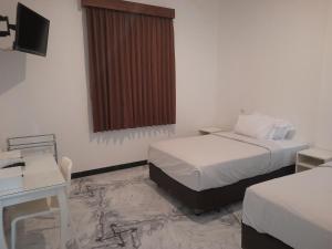 Beach Hotel Wirton Batukaras