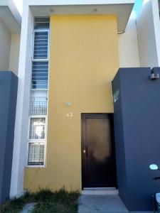 Ubicada a 10 minutos de la playa