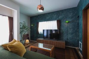 House YOYOGI Park, Shibuya Area, 4 Minutes to Yoyogi Park, 4-Bedroom, Sleeps 8
