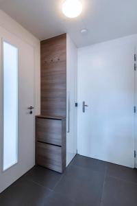 Spacious Top Floor Flat, Air Conditioning, Free Parking, 200Mb WiFi