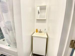 Lovely guest house 1BR near DTLA