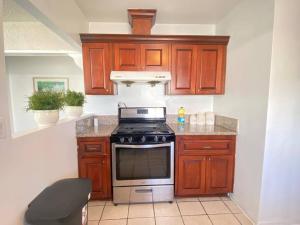 Lovely guest house 1BR near DTLA