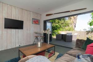 The Hideout-Boutique Cabin, Estuary View & Parking