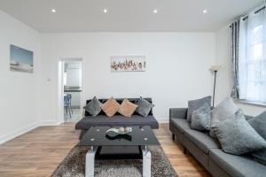 Exquisite 2 Bed Apt Near ExCel & 02 Arena with Parking