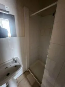 Queens Guest house - 朗伊顿