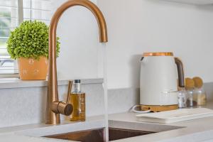 Brand New Listing - The Honey Pot in Stanton