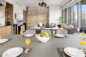 FIRST CLASS 4BR Spacious Luxury Retreat