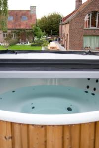 Vakantiewoning LEau Tendre in Ellezelles, met wellness en buitenzwembad met overkapping