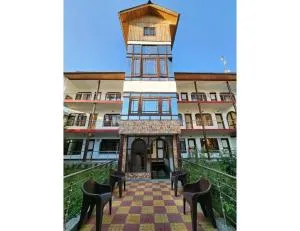 Hotel Junaid, Srinagar - Durgjan