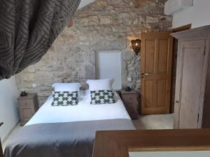 Maisons de vacances L Antre de Pierres - chambres d'hotes et gites : photos des chambres