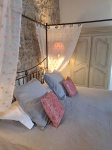 Maisons de vacances L Antre de Pierres - chambres d'hotes et gites : photos des chambres