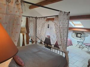 Maisons de vacances L Antre de Pierres - chambres d'hotes et gites : photos des chambres