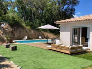 Maison avec piscine, à proximité des plages