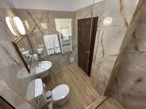 Deluxe Family Suite room in Casa Maria Arges