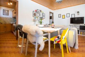 Mountainside Apartment with views over Morzine