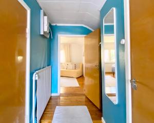 Palkinen II Rovaniemi - 1950s vintage home with parking & courtyard & wifi