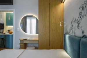 Queen Apartment Thessaloniki by Luxlikehome