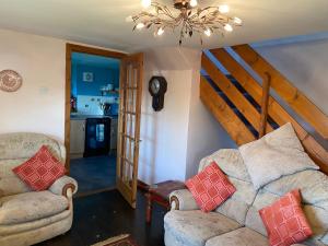Little cottage-Village of Bunessan-Sleeps4