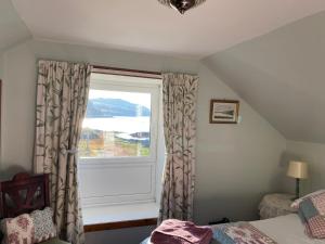 Little cottage-Village of Bunessan-Sleeps4