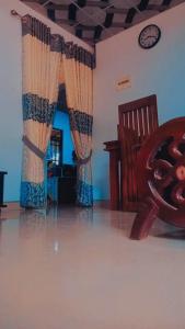 Chathuni Holiday Home