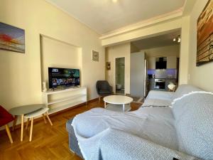 Kalamata.House - Sunny and modern apartment with view!