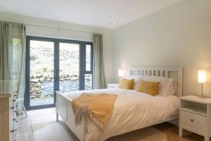 Secluded Luxury Off-Grid Hideaway with Apartment