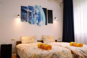 7 Seconds Away From the Main Street, FREE Parking