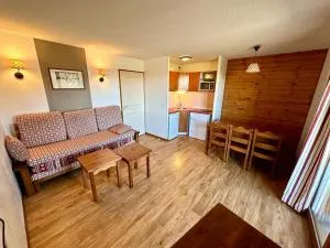 T3 6 personnes pied des piste, balcon 2 chambre separe a la semaine samedi au samedi - Crévoux