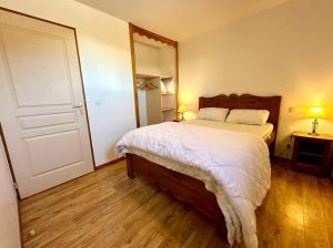 T3 6 personnes pied des piste, balcon 2 chambre separe a la semaine samedi au samedi