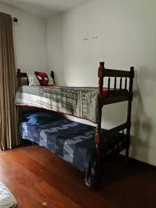 Quarto compartilhado 4 pessoas - Gaspar Alto