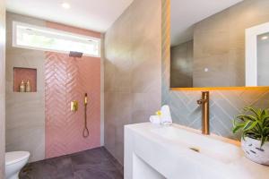 Private 1 bdrm apartmnt new renovated monthly deal