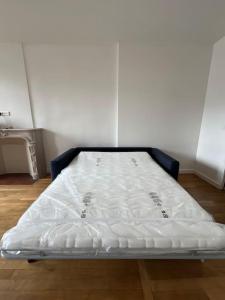 Charmant F2 Plein centre de Mantes