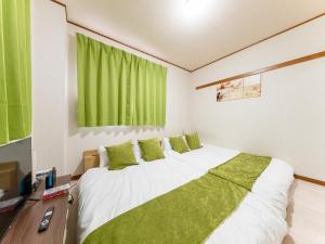 Kosuge Sta 6min walk Ueno Sta 10min Switch