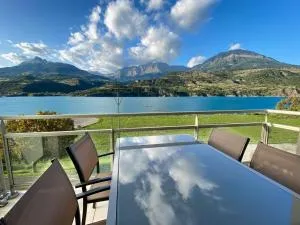 La terrasse au bord du Lac, vue panoramique lac et montagnes , 2 ch, linge et ménage inclus - Puy-Saint-Eusèbe