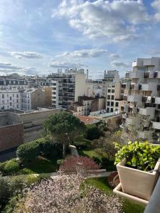 Charmant Appartement Typique Parisien