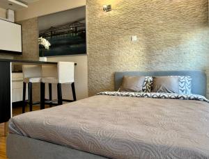 K22 Postępu 10 Chopin Airport