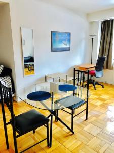 Stylish Montreal Apartment Comfortable Stay in the Golden Square Mile