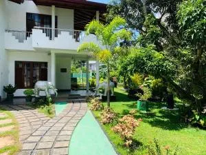 Elysian home villa - Athurugiriya