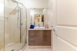 Morden Elegant 4 Bedroom House