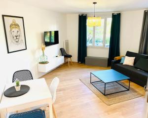 Le Chic Proche centre avec parking - 3hvězdičkové hotely ve městě Grenoble