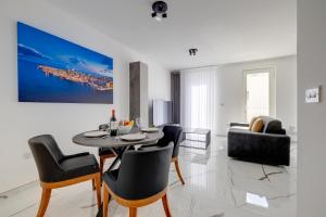 Chic Apartment Stays