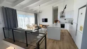 Central Retreat Cozy Apartment Near Attractions - Edgemead