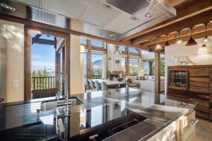 200m ski slopes - Chalet Manora - Courchevel La Tania