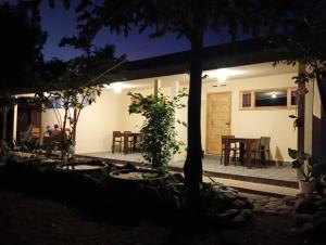 Rumah Kawan Homestay and Trekking