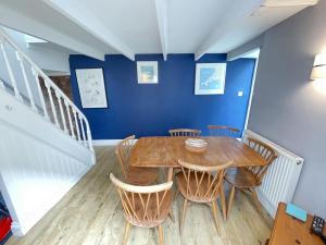 Treholme, great space for a family beach holiday!