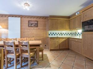 Duplex 10 pers. avec Piscine, Spa et Pied des Pistes à Saint Martin de Belleville - FR-1-461-6