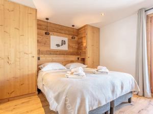 Chalet rénové avec spa, piscine et parking, pied des pistes - FR-1-461-11