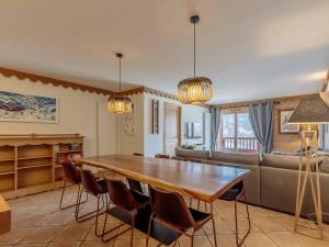 Appartement spacieux 8 pers avec balcon et accès piscine, sauna, hammam et salle de sport - FR-1-461-16